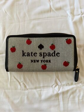 Kate Spade New York Ella Large Apple Continental Wallet
